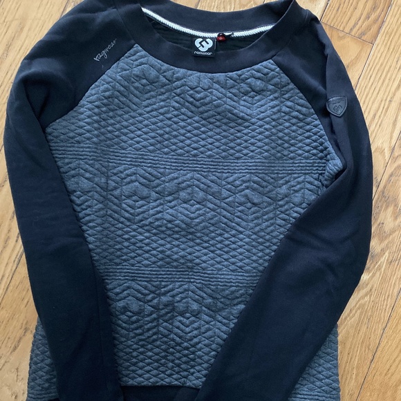 Sweater - Picture 1 of 1